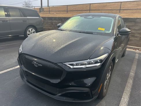 Used 2022 Ford Mustang Mach-E Select image 3