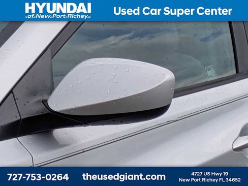 Used 2012 Hyundai Elantra GLS w/ Preferred Pkg 3 FWD image 11