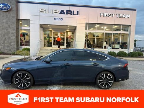 Used 2025 Honda Accord Touring image 1