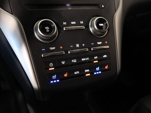 Used 2015 Lincoln MKC FWD w/ Equipment Group 102A Reserve image 9