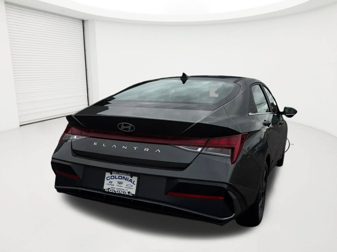 Certified 2024 Hyundai Elantra SEL w/ Convenience Package FWD image 6