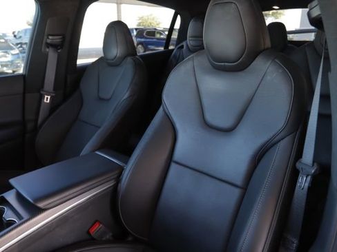 Used 2023 Tesla Model X Plaid image 9