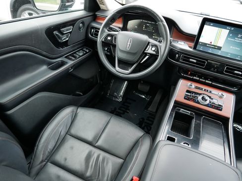 Used 2022 Lincoln Aviator Reserve w/ Elements Package Plus image 9