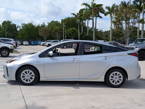 Used 2022 Toyota Prius LE image 8