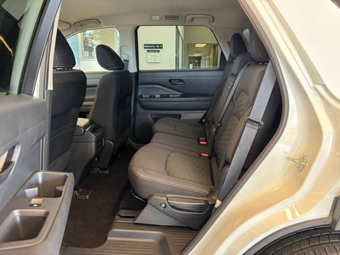Used 2024 Nissan Pathfinder SV AWD/4WD image 26