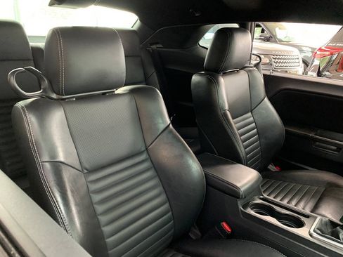 Used 2009 Dodge Challenger R/T RWD image 13