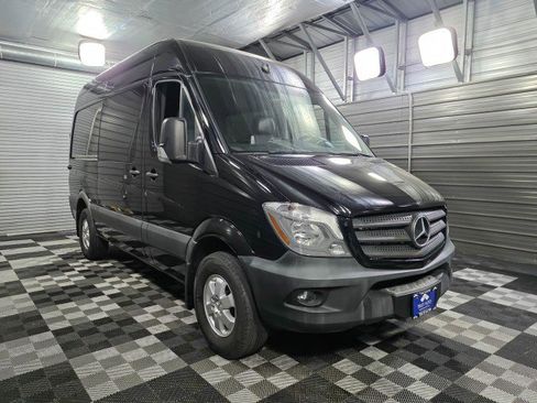 Used 2017 Mercedes-Benz Sprinter 2500 image 4