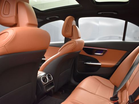 Used 2025 Mercedes-Benz C 300 4MATIC Sedan image 8