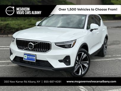 New 2025 Volvo XC40 B5 Ultra w/ Climate Package