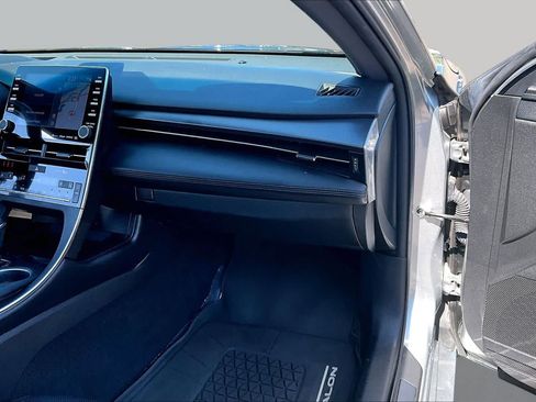 Used 2019 Toyota Avalon Touring w/ Advanced Safety Package FWD image 18