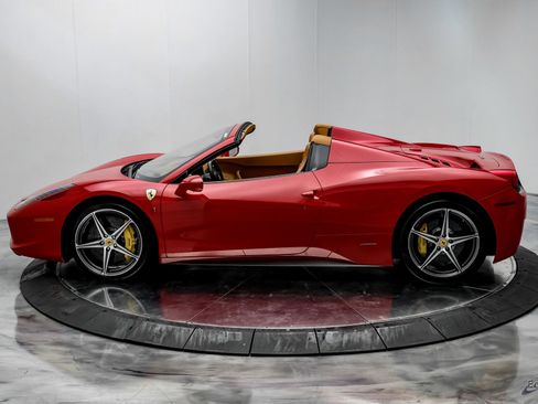Used 2013 Ferrari 458 Spider image 7