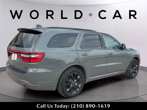 Used 2023 Dodge Durango GT w/ Blacktop Package RWD image 4