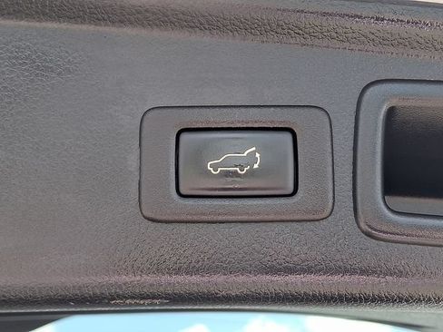 Used 2015 Subaru Forester 2.5i Limited AWD/4WD image 30