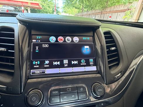 Used 2019 Chevrolet Impala Premier FWD image 14