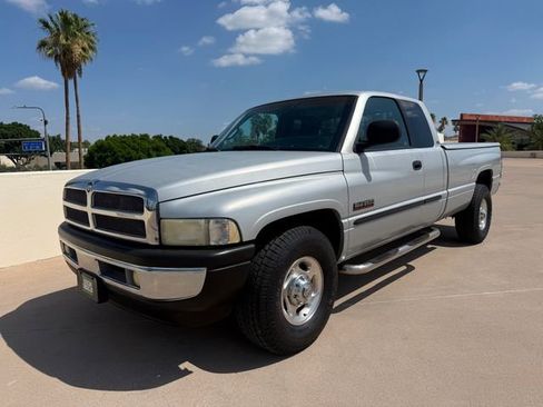 Used 2001 Dodge Ram 2500 Truck 2WD Quad Cab image 3