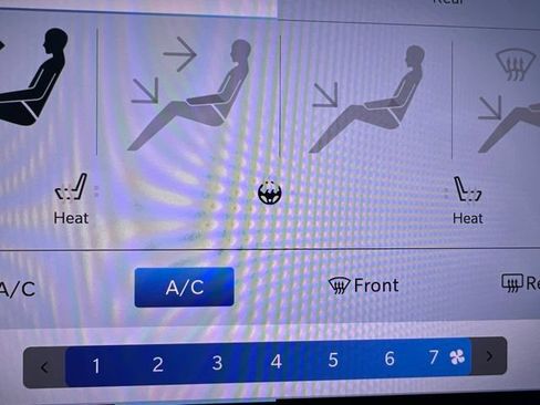 Certified 2024 Chrysler Pacifica Touring-L FWD image 27