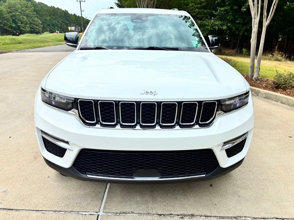 Used 2024 Jeep Grand Cherokee Limited AWD/4WD image 2