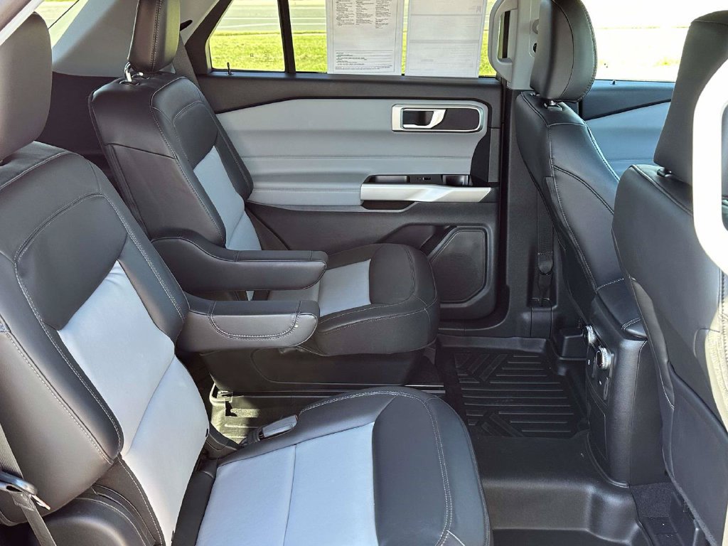 Certified 2023 Ford Explorer XLT w/ Equipment Group 202A AWD/4WD image 10