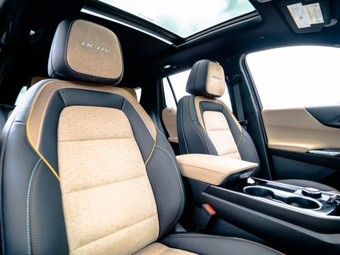 New 2026 Chevrolet Equinox ACTIV AWD/4WD image 18