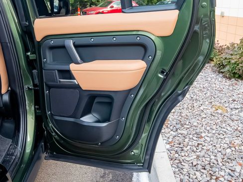 New 2026 Land Rover Defender 130 X-Dynamic SE image 49