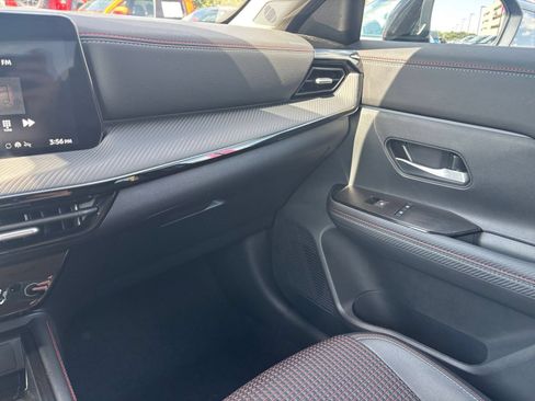 Used 2026 Nissan Kicks SR AWD/4WD image 34