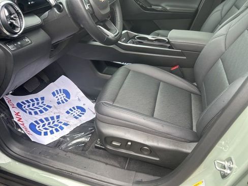 Used 2025 Chevrolet Equinox LT w/ Convenience Package II FWD image 7