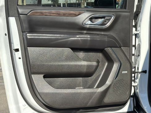 Used 2021 Chevrolet Suburban LT w/ LT Signature Package image 33