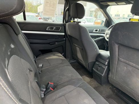 Used 2017 Ford Explorer XLT AWD/4WD image 13