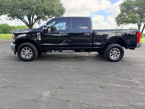 Used 2019 Ford F250 Lariat w/ Chrome Package AWD/4WD image 4