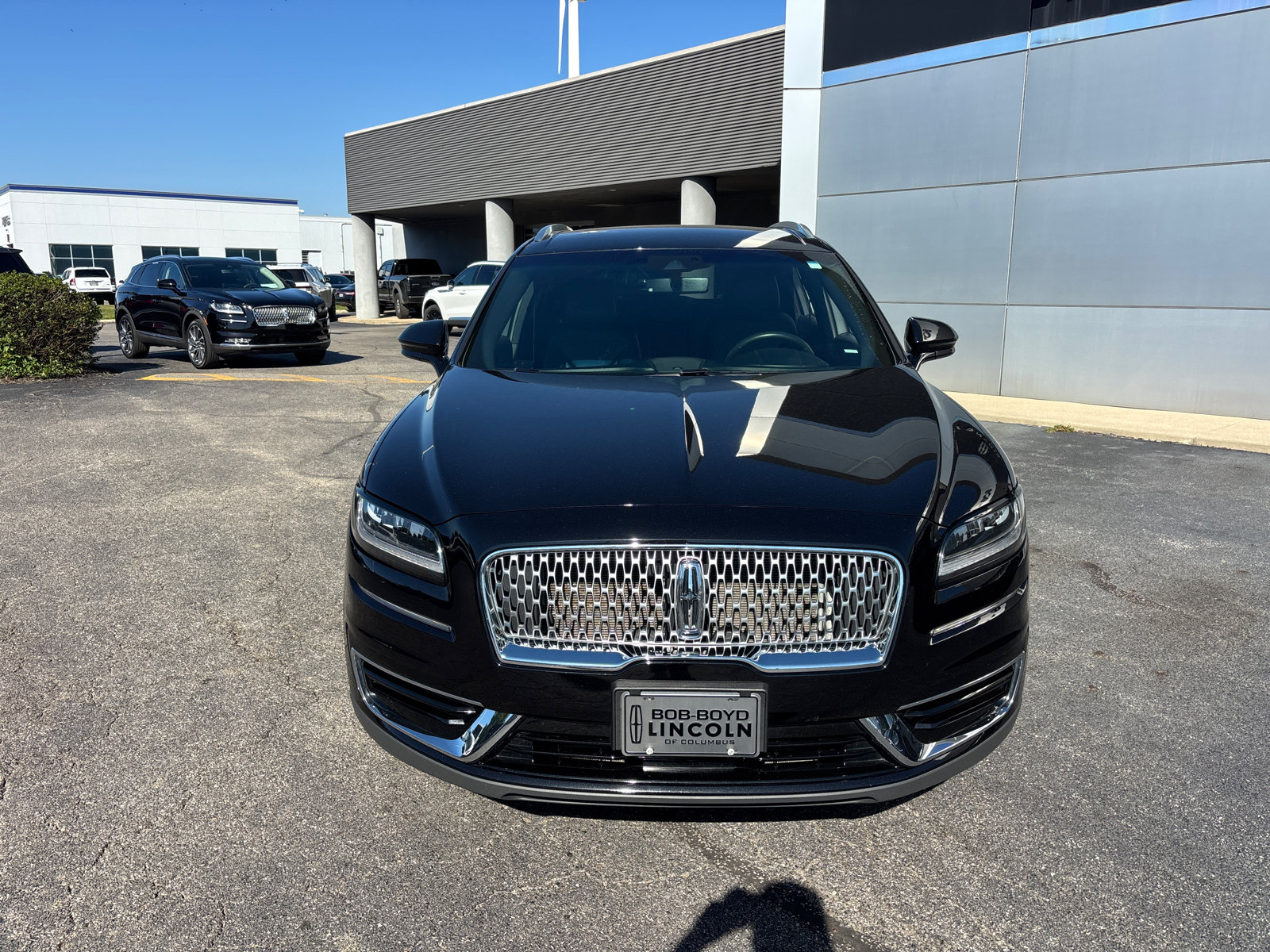 Used 2019 Lincoln Nautilus Premier AWD/4WD image 2