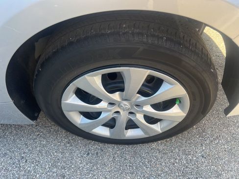 Used 2023 Toyota Corolla LE image 11