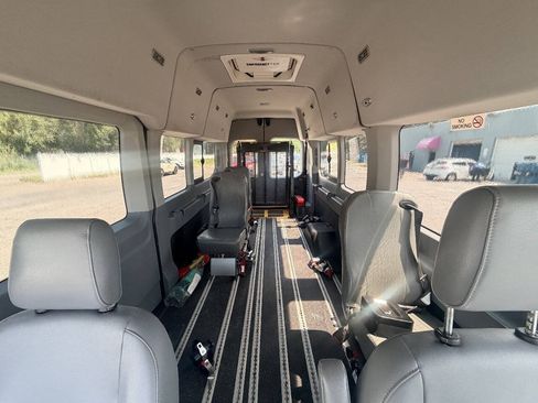 Used 2016 Ford Transit 350 XL RWD image 9