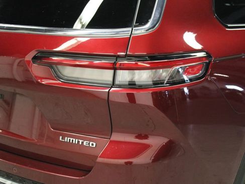 Used 2021 Jeep Grand Cherokee L Limited image 43