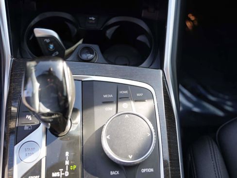 Used 2021 BMW 330e w/ Convenience Package image 24