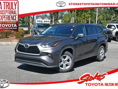 Certified 2022 Toyota Highlander LE