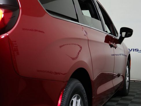 New 2026 Chrysler Pacifica Select image 5