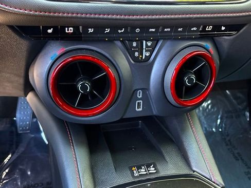 Certified 2025 Chevrolet Blazer RS FWD image 24