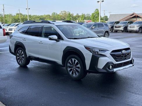 Used 2023 Subaru Outback Touring XT AWD/4WD image 2
