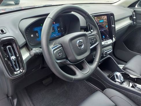 Used 2026 Volvo XC40 B5 Plus AWD/4WD image 6