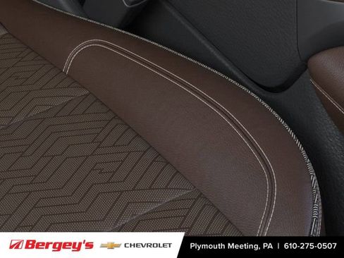 Used 2024 Chevrolet Suburban High Country image 22