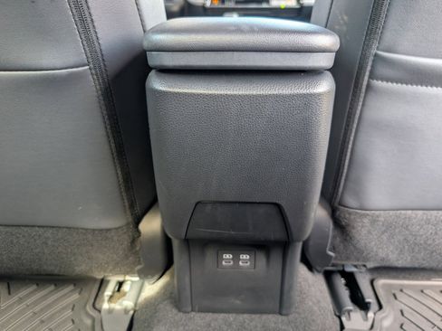 Used 2025 Toyota Prius XLE image 7