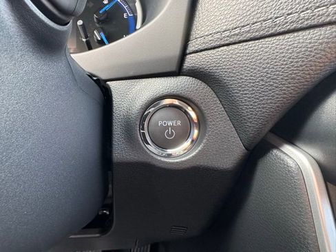 Certified 2025 Toyota RAV4 XLE w/ Convenience Package image 30