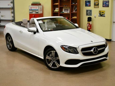 Used 2019 Mercedes-Benz E 450 4MATIC Cabriolet image 2