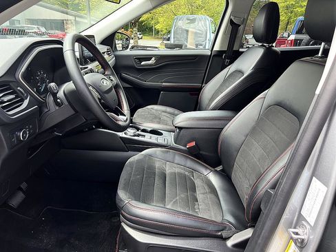 Used 2022 Ford Escape SEL w/ SEL Stealth AWD Package image 13