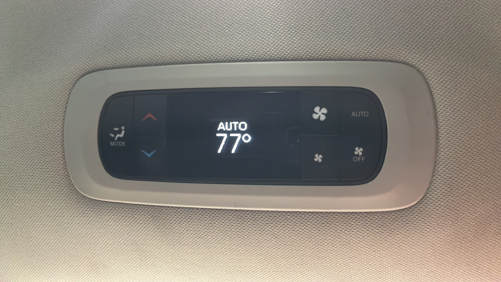 Used 2023 Chrysler Pacifica Touring-L FWD image 35