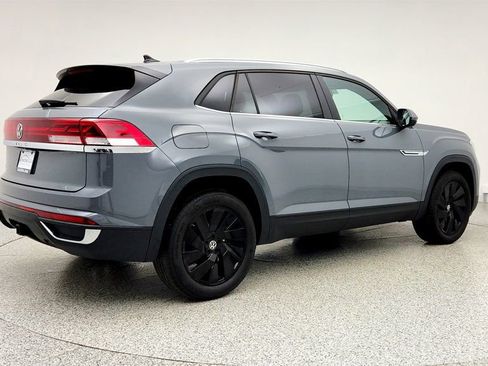 Used 2024 Volkswagen Atlas Cross Sport SE FWD image 5