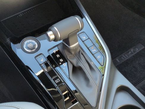 New 2026 Kia Niro EX FWD image 16
