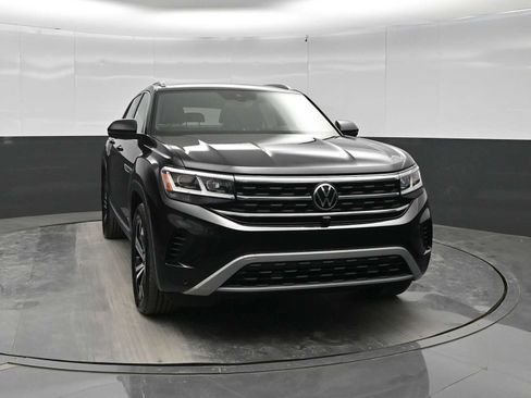 Used 2021 Volkswagen Atlas Cross Sport SEL Premium AWD/4WD image 2