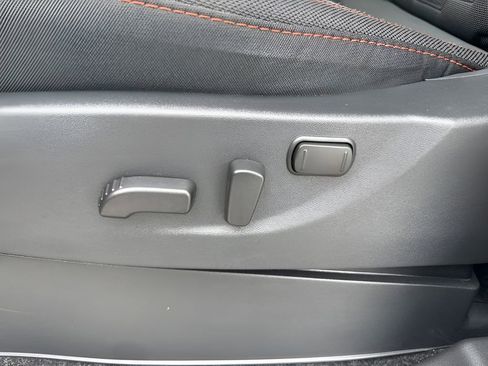 Used 2025 Nissan Frontier PRO-4X AWD/4WD image 10