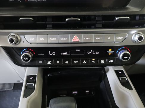 Used 2024 Kia Telluride S w/ S Sunroof Package AWD/4WD image 15
